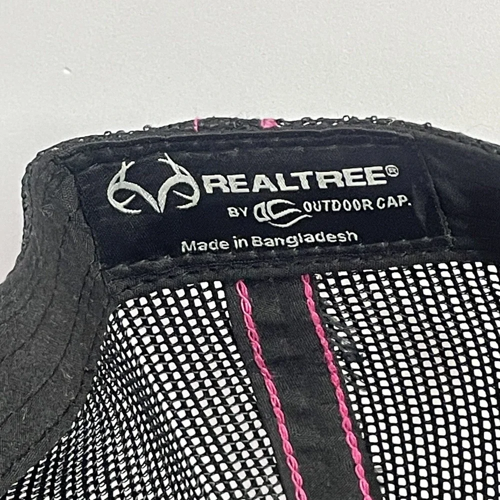 Women's Realtree Cap Pink Embroidered Logo Green &‎ Pink Camo Strapback